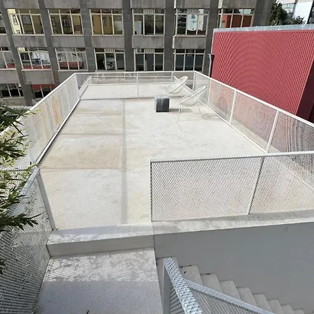 Duplex Apt - Sleeps 4 - Roof Terrace - Balcony Apartament