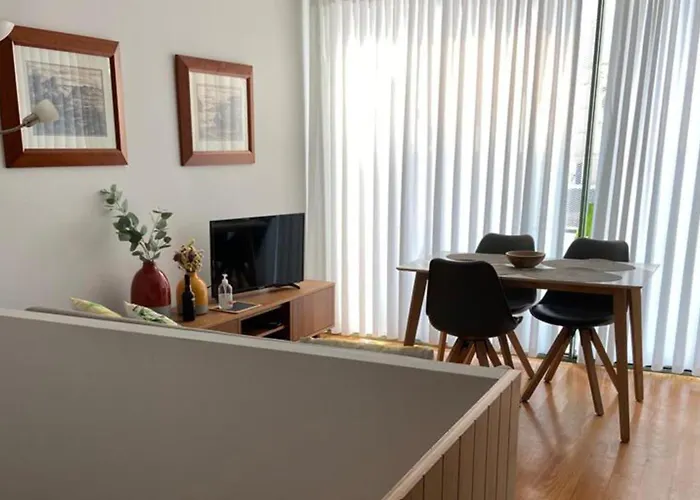 아파트 Duplex - Sleeps 4 - Roof Terrace - Balcony 포르투